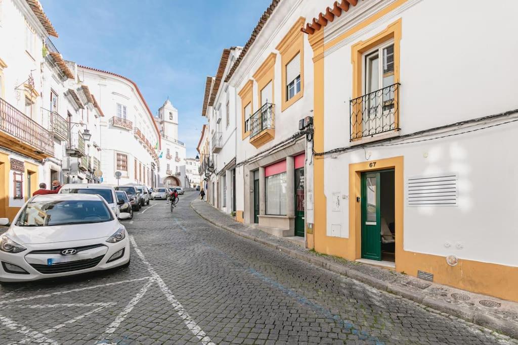 Near Evora's Main Square With Private Terrace Villa Evora